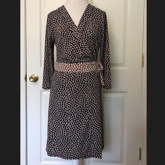 Ann Taylor Dresses & Skirts - NWT Ann Taylor Wrap Dress